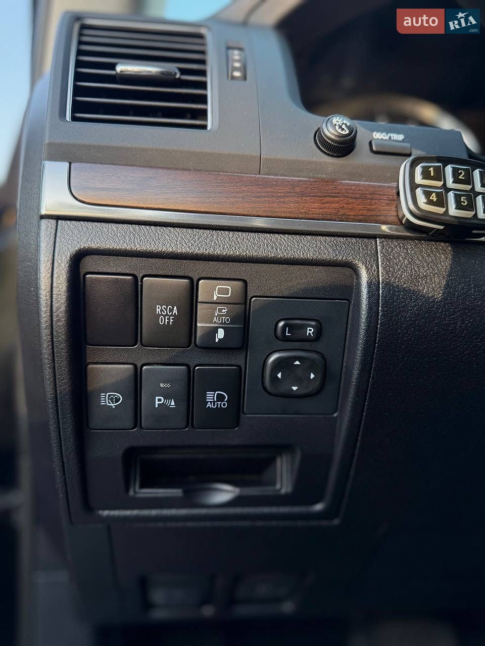 Toyota Land Cruiser 2019 VIN JTMCX05J504193765 фото оголошення 28 з 35