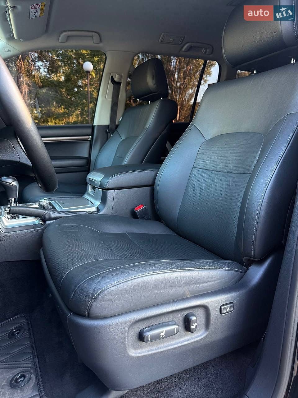 Toyota Land Cruiser 2019 VIN JTMCX05J504193765 фото оголошення 30 з 35