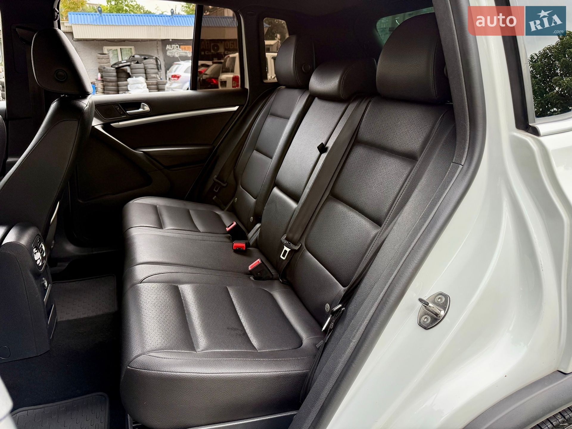 Volkswagen Tiguan 2016 VIN WVGBV7AXXGW006406 фото оголошення 9 з 20