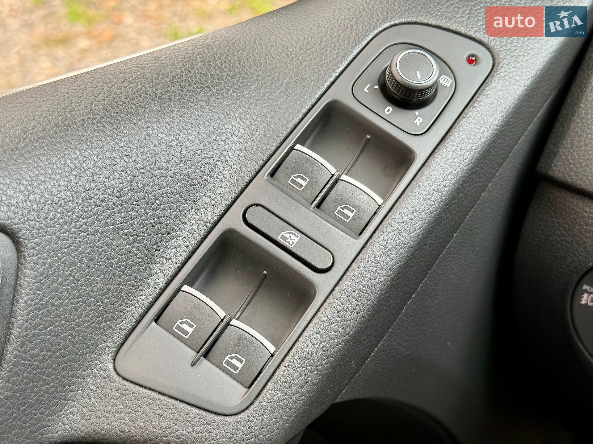 Volkswagen Tiguan 2016 VIN WVGBV7AXXGW006406 фото оголошення 20 з 20