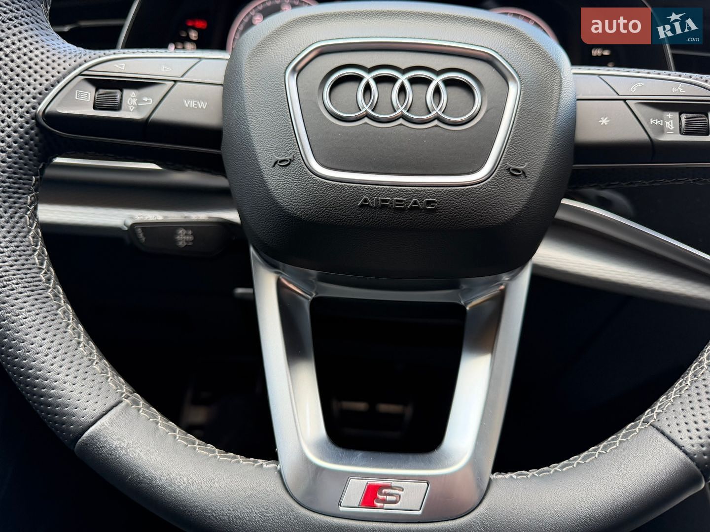 Audi Q8 2025 VIN WAUZZZF15SD035286 фото оголошення 50 з 57