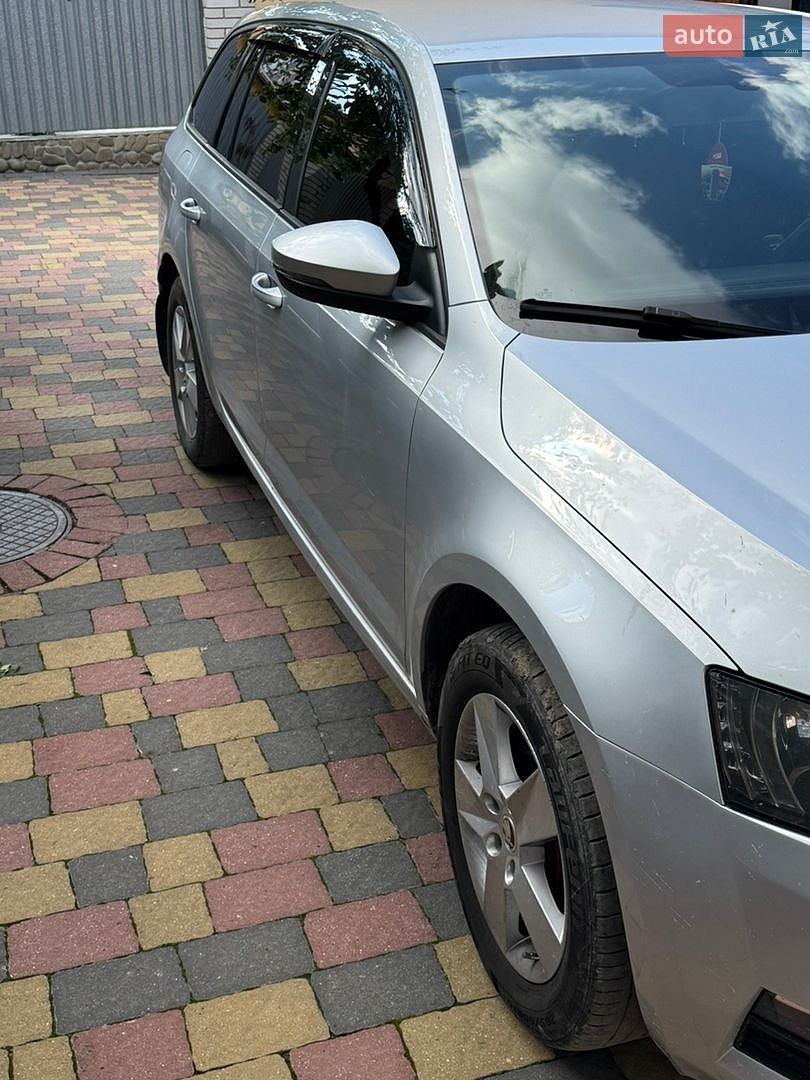 Skoda Octavia 2017 VIN TMBJD2NE7JB008594 фото оголошення 3 з 14