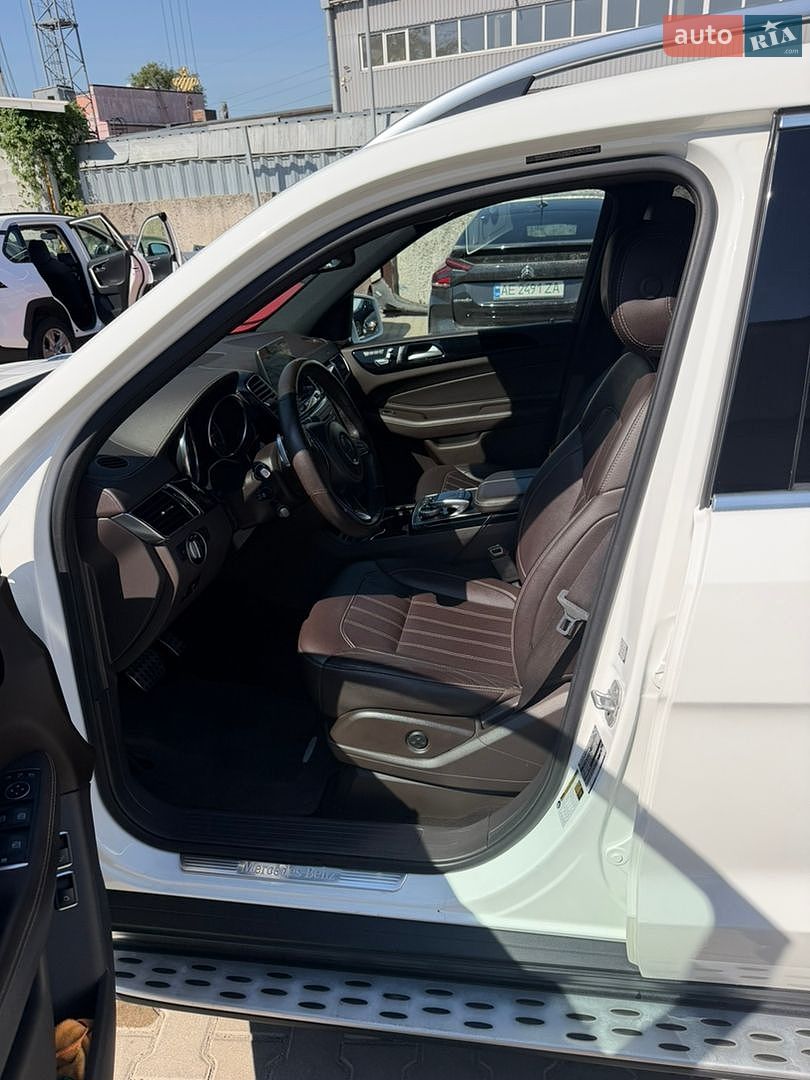 Mercedes-Benz GLS-Class 2017 VIN 4JGDF6EE3HA961149 фото оголошення 26 з 39