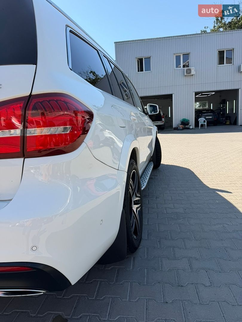 Mercedes-Benz GLS-Class 2017 VIN 4JGDF6EE3HA961149 фото оголошення 9 з 39