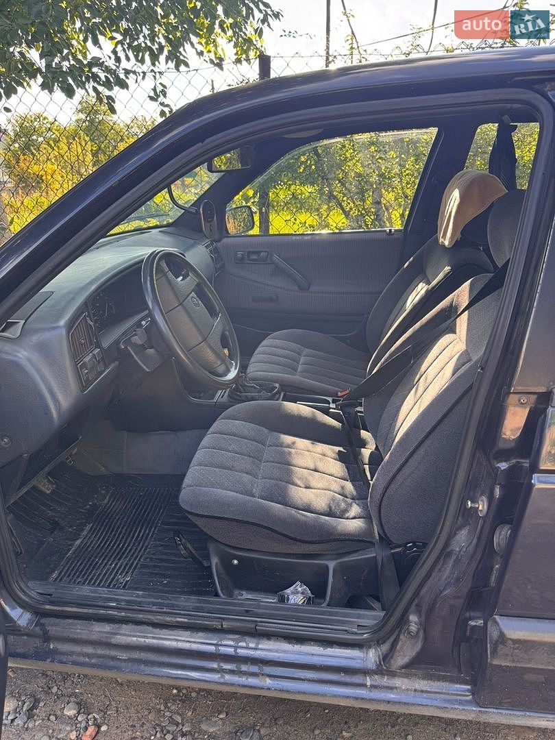 Volkswagen Passat 1989 VIN WVWZZZ31ZKB108197 фото оголошення 4 з 10