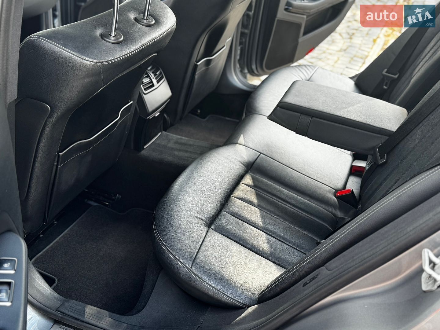 Mercedes-Benz E-Class 2013 VIN WDDHF0CB7EA940270 фото оголошення 25 з 32