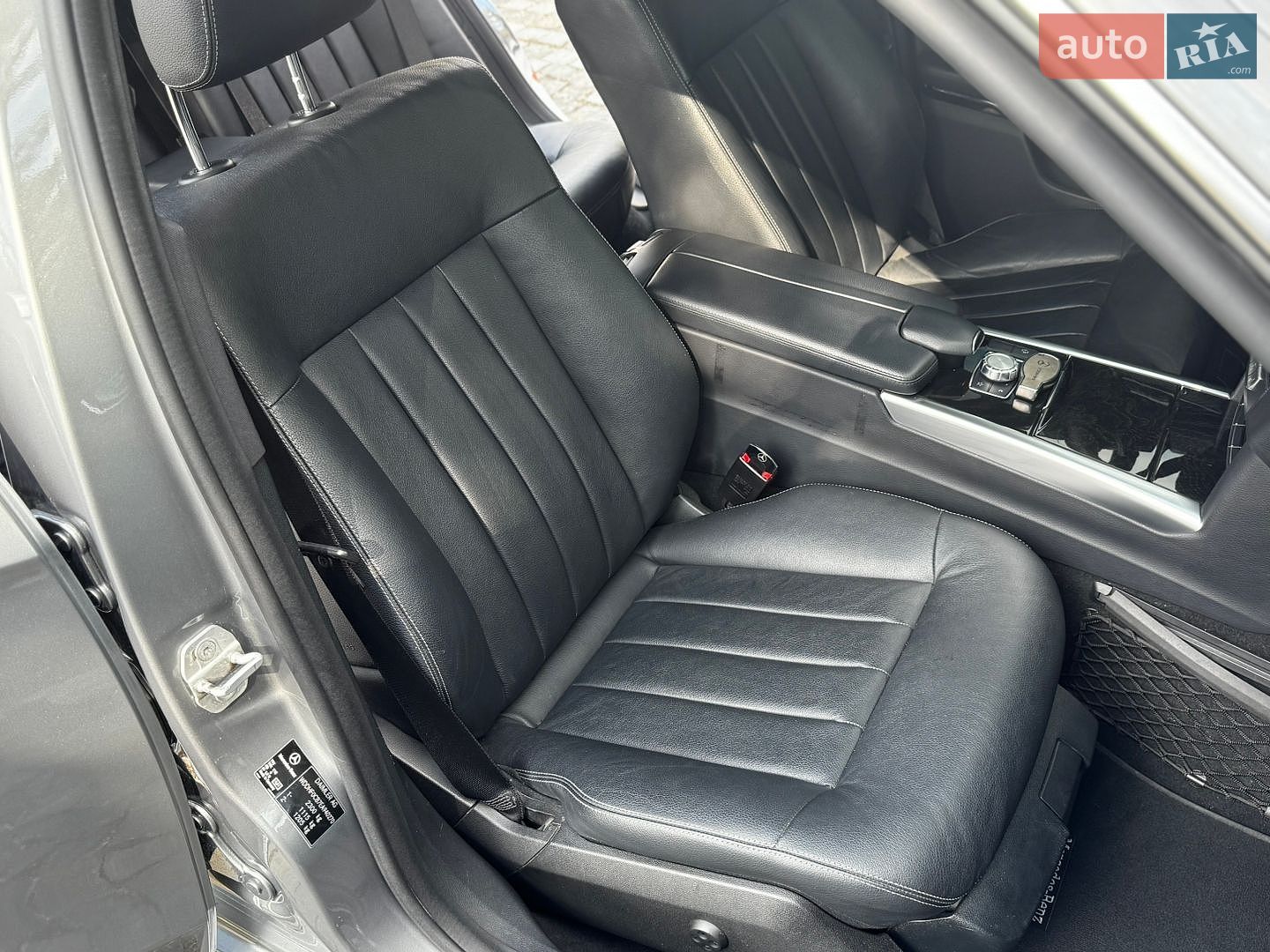 Mercedes-Benz E-Class 2013 VIN WDDHF0CB7EA940270 фото оголошення 26 з 32