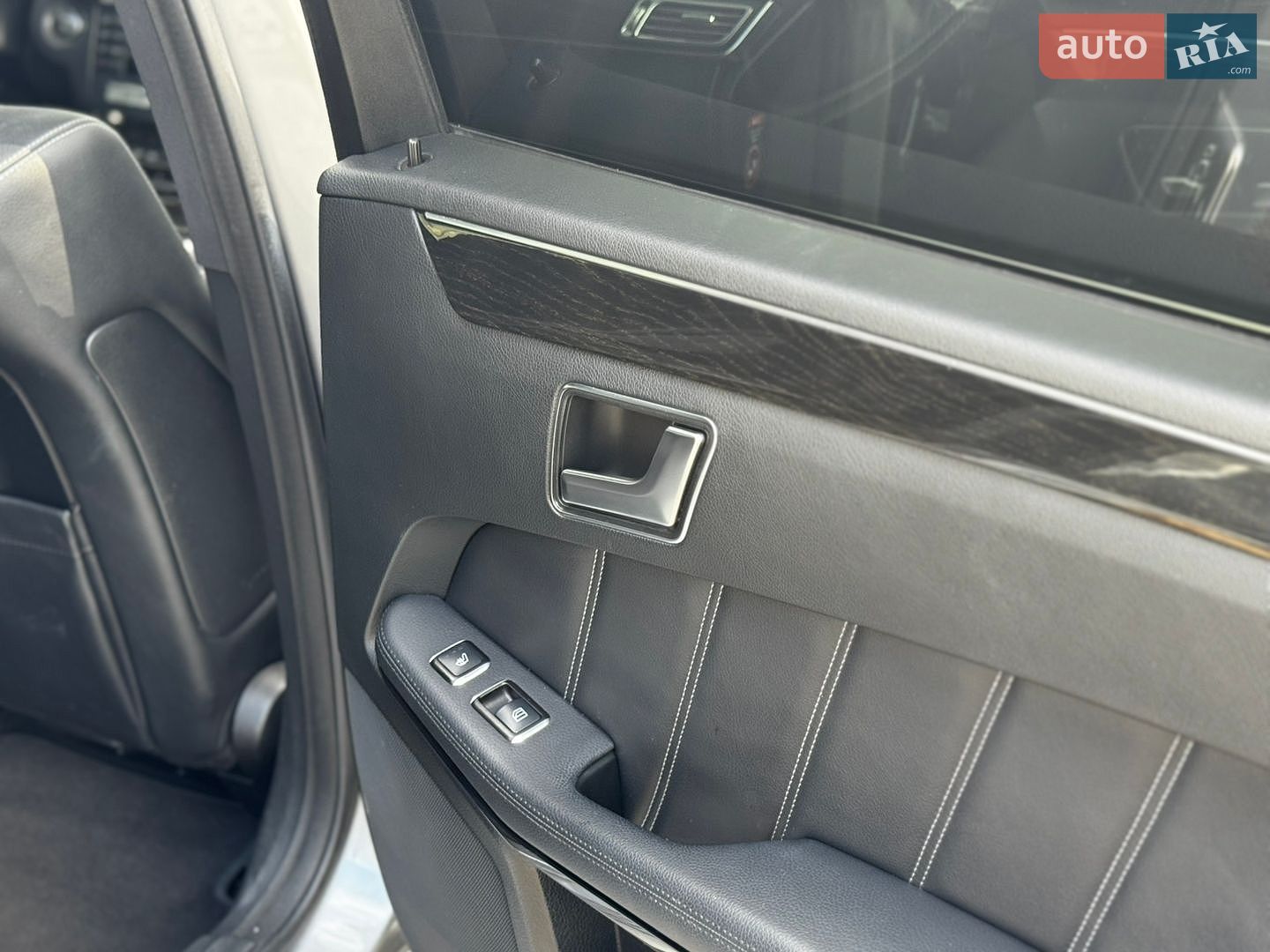 Mercedes-Benz E-Class 2013 VIN WDDHF0CB7EA940270 фото оголошення 28 з 32