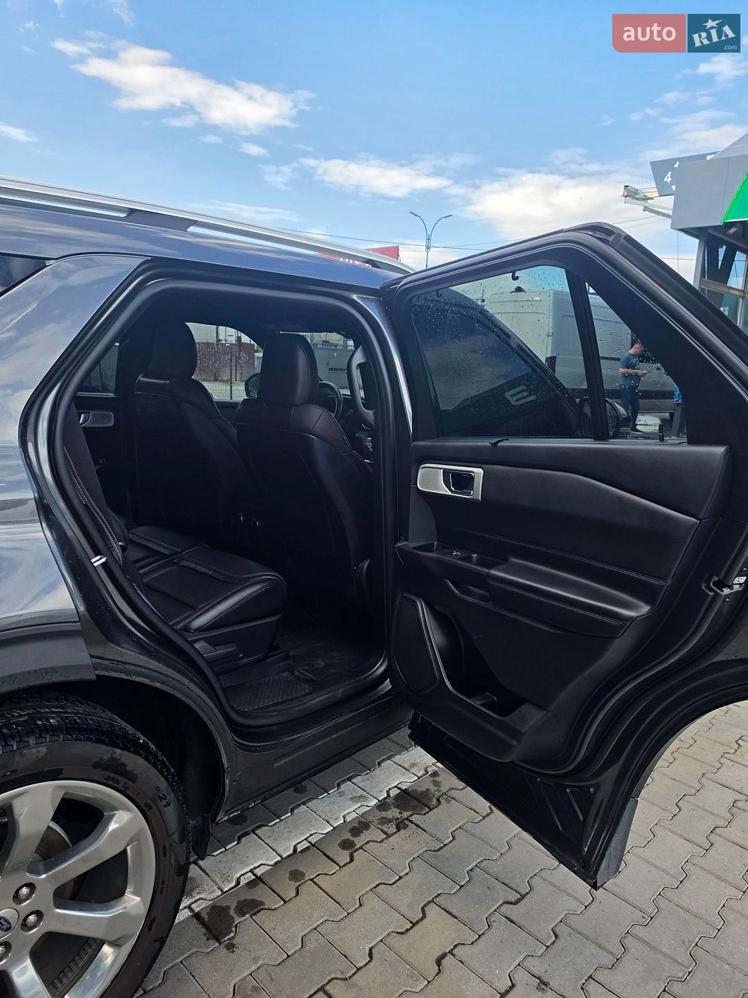 Ford Explorer 2019 VIN 1FM5K8HC8LGB29351 фото оголошення 8 з 15