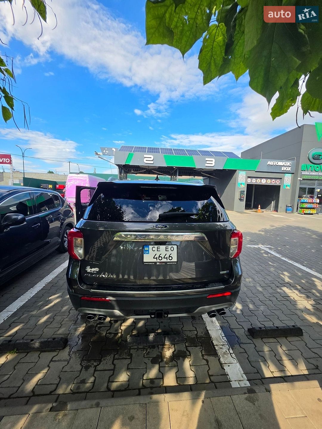 Ford Explorer 2019 VIN 1FM5K8HC8LGB29351 фото оголошення 4 з 15