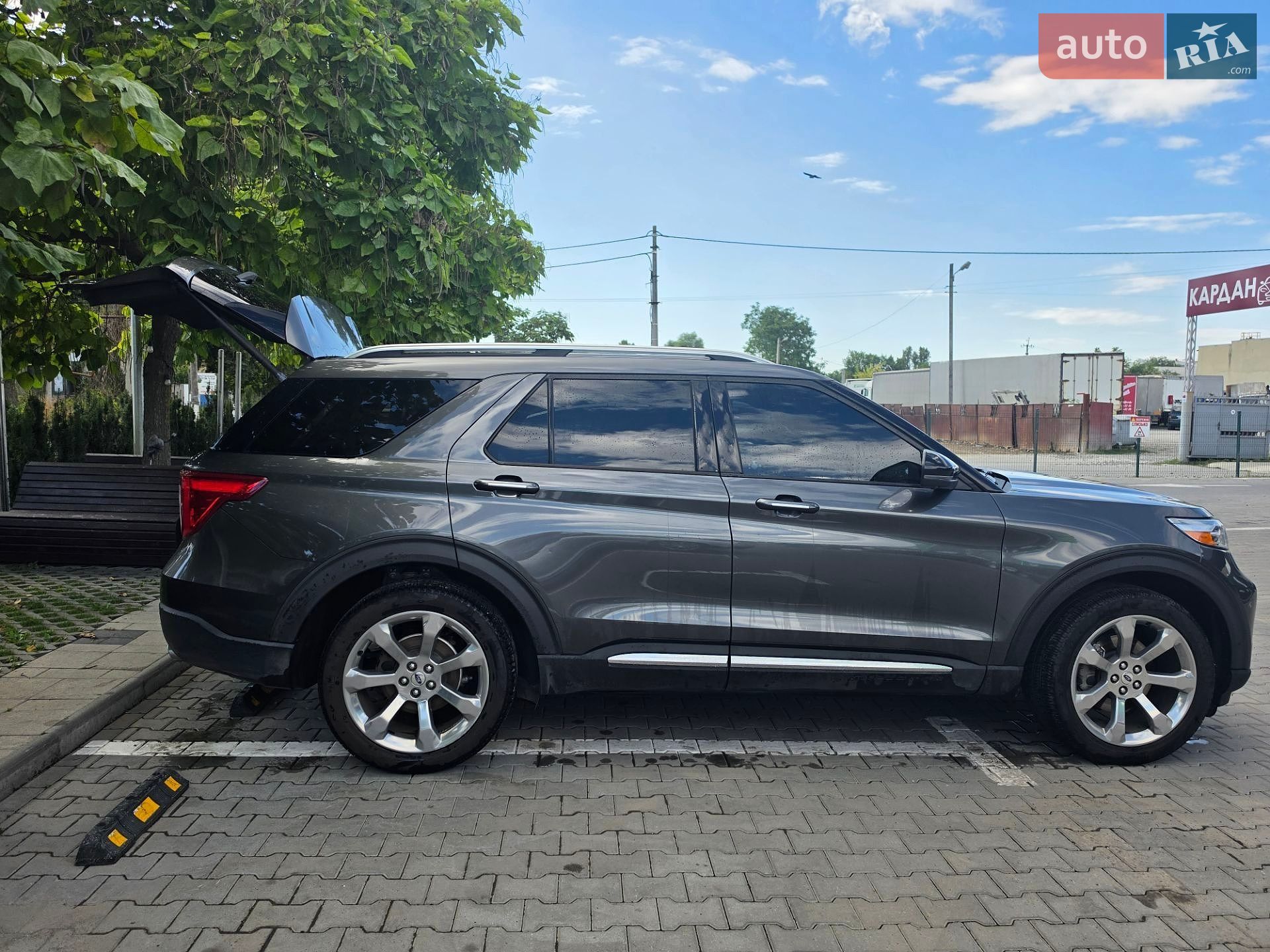 Ford Explorer 2019 VIN 1FM5K8HC8LGB29351 фото оголошення 6 з 15