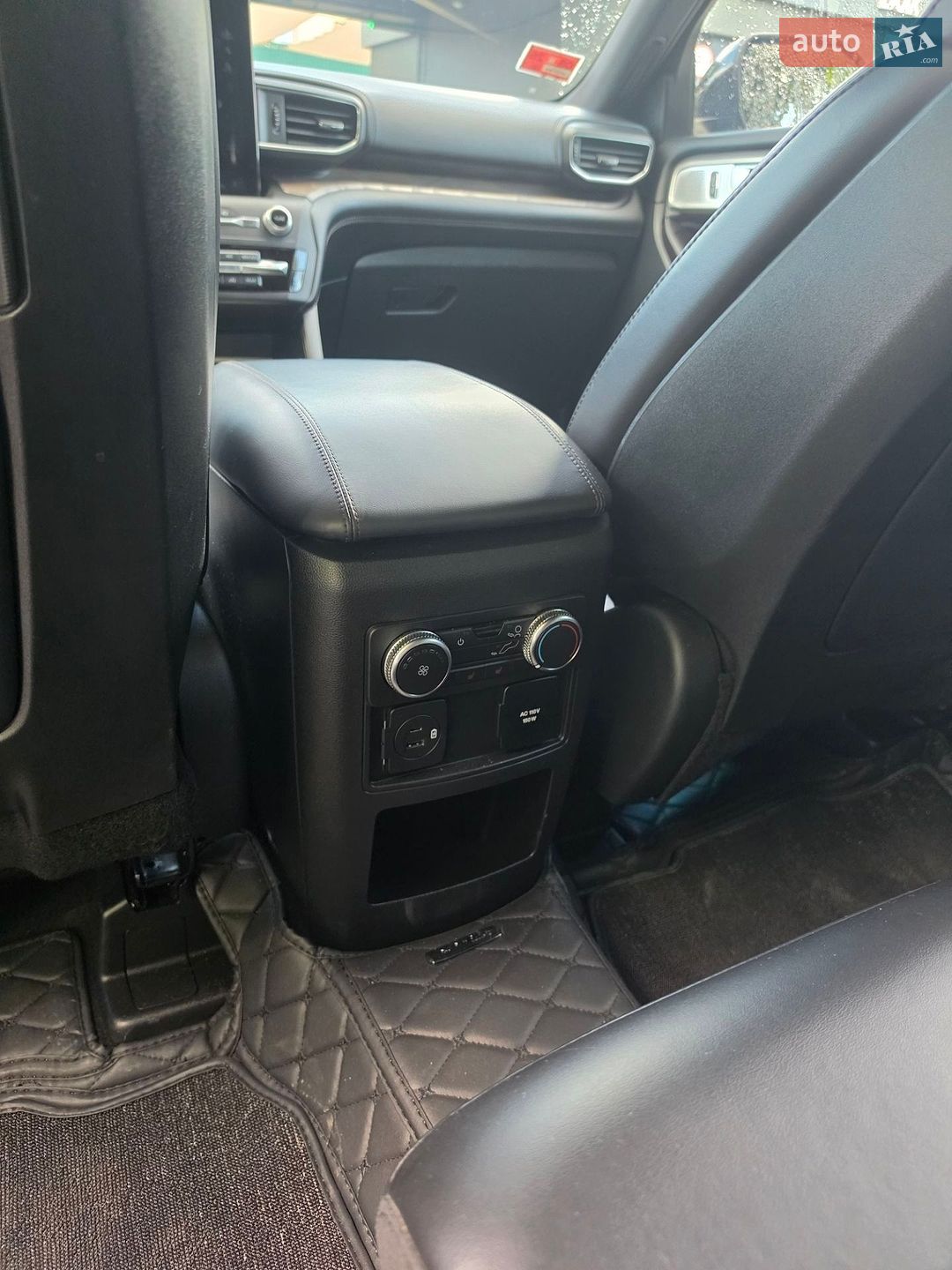 Ford Explorer 2019 VIN 1FM5K8HC8LGB29351 фото оголошення 13 з 15