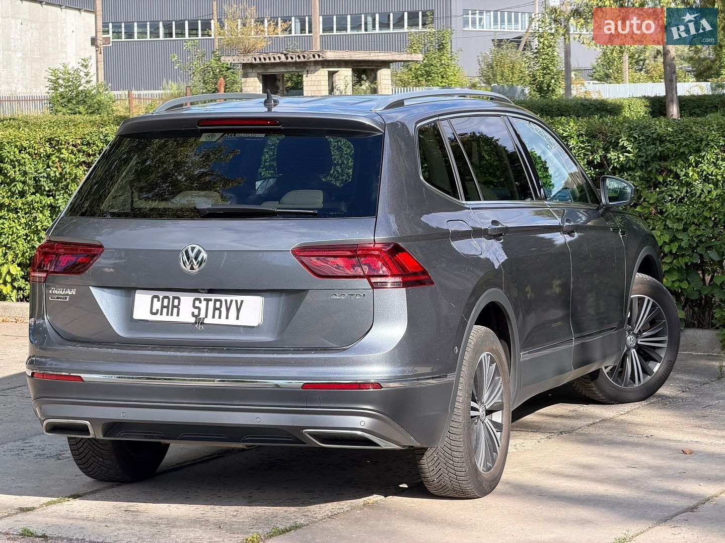 Volkswagen Tiguan 2019 VIN WVGZZZ5NZKM167162 фото оголошення 2 з 62