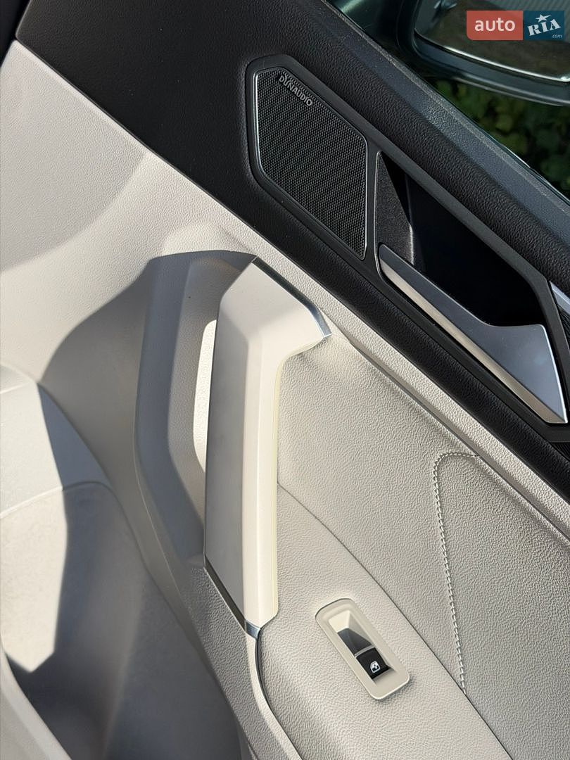Volkswagen Tiguan 2019 VIN WVGZZZ5NZKM167162 фото оголошення 38 з 62