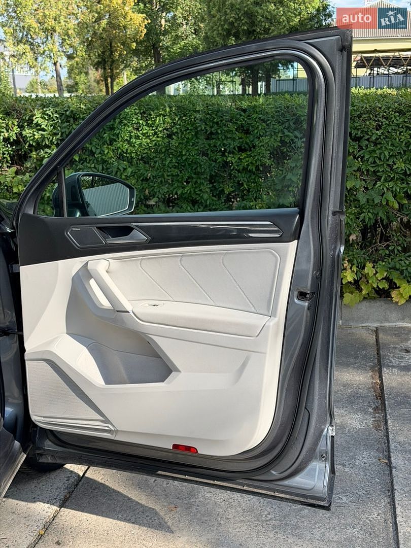 Volkswagen Tiguan 2019 VIN WVGZZZ5NZKM167162 фото оголошення 39 з 62