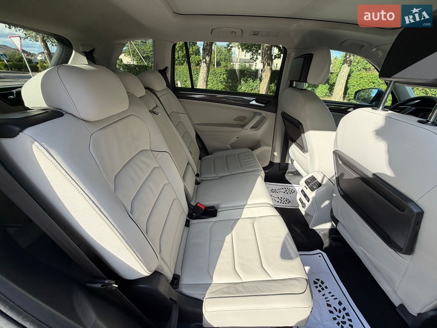 Volkswagen Tiguan 2019 VIN WVGZZZ5NZKM167162 фото оголошення 48 з 62