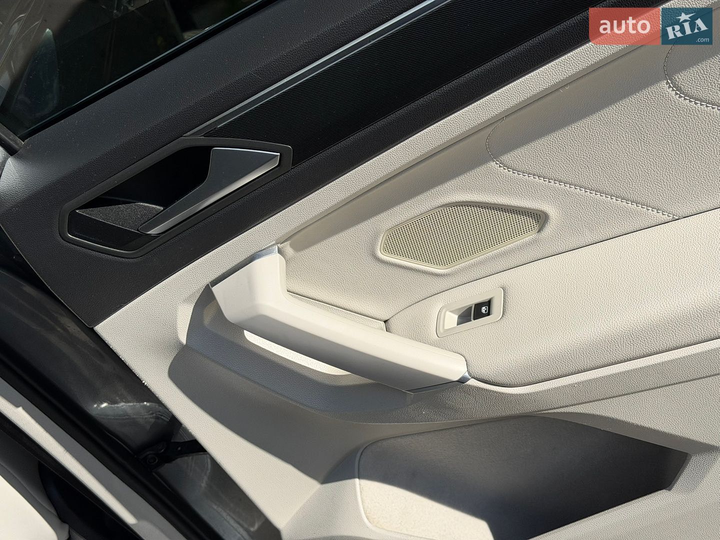 Volkswagen Tiguan 2019 VIN WVGZZZ5NZKM167162 фото оголошення 50 з 62