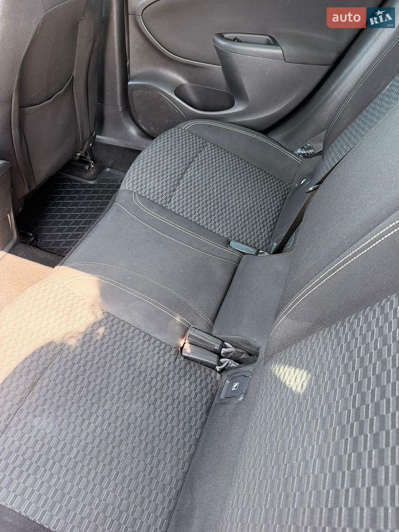 Opel Astra 2017 VIN W0VBD8EK7J8015187 фото оголошення 9 з 12