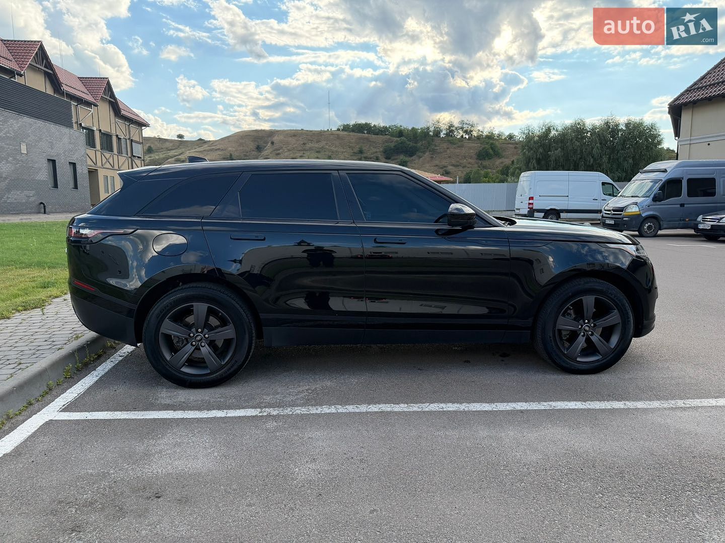 Land Rover Range Rover Velar 2018 VIN SALYB2RX5JA769994 фото оголошення 5 з 15