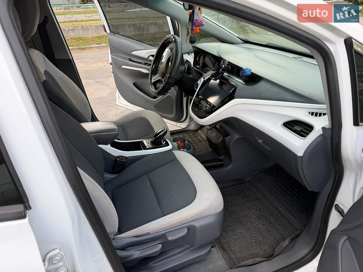 Chevrolet Bolt EV 2017 VIN 1G1FW6S03H4186252 фото оголошення 32 з 40