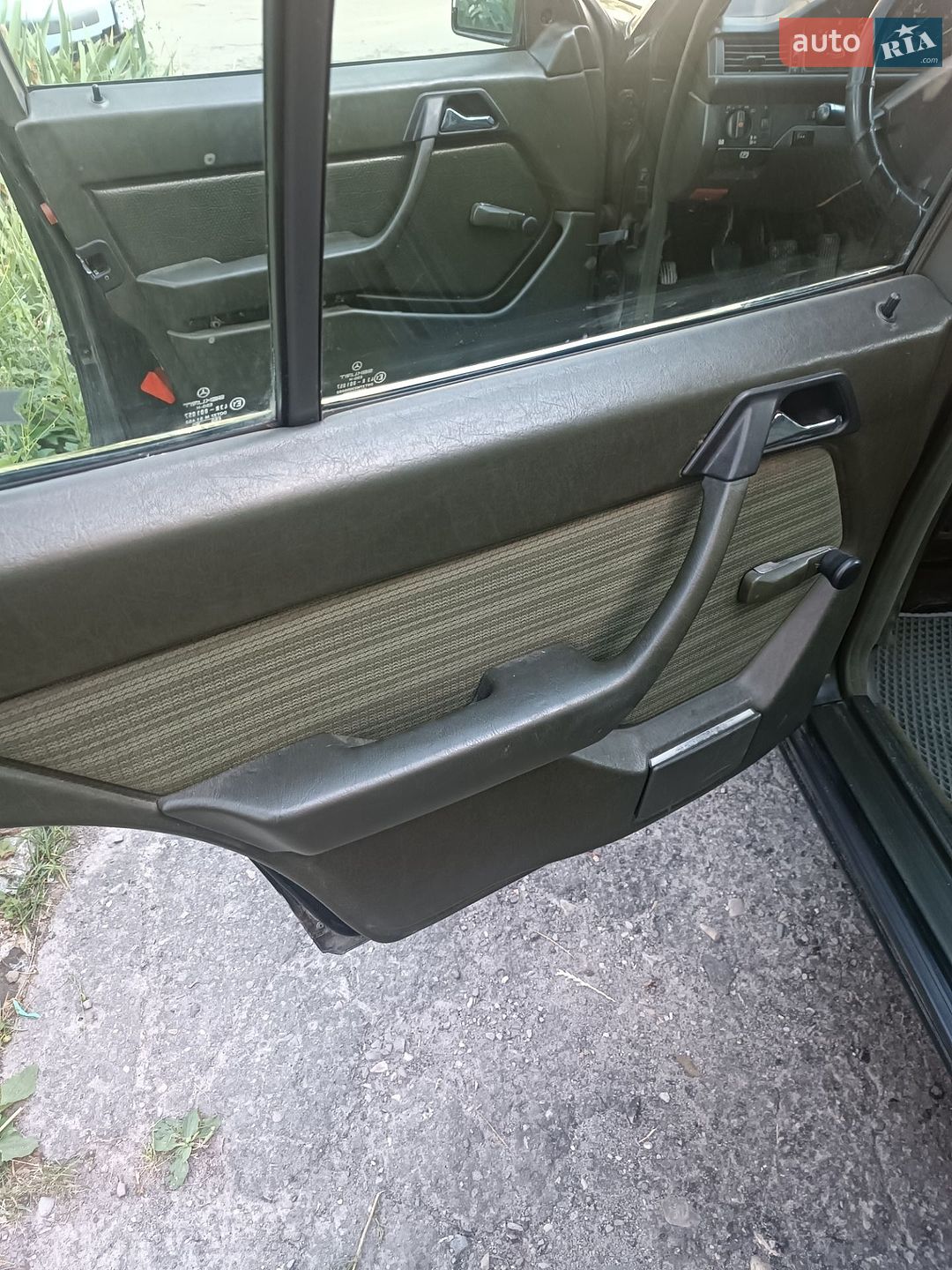 Mercedes-Benz E-Class 1985 VIN WDB1240201A057403 фото оголошення 7 з 8