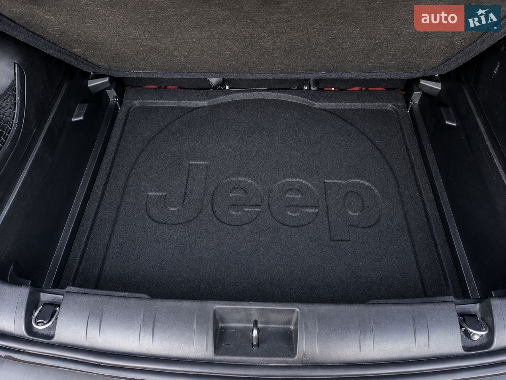 Jeep Renegade 2020 VIN ZACNJABB8LPL41102 фото оголошення 15 з 23