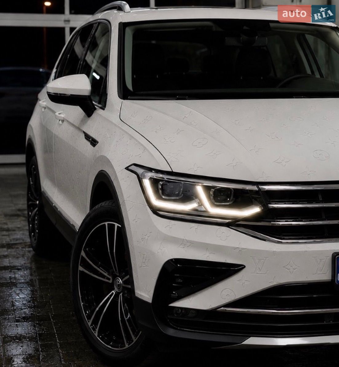 Volkswagen Tiguan 2023 VIN WVGZZZ5N9PW061226 фото оголошення 360 з 361