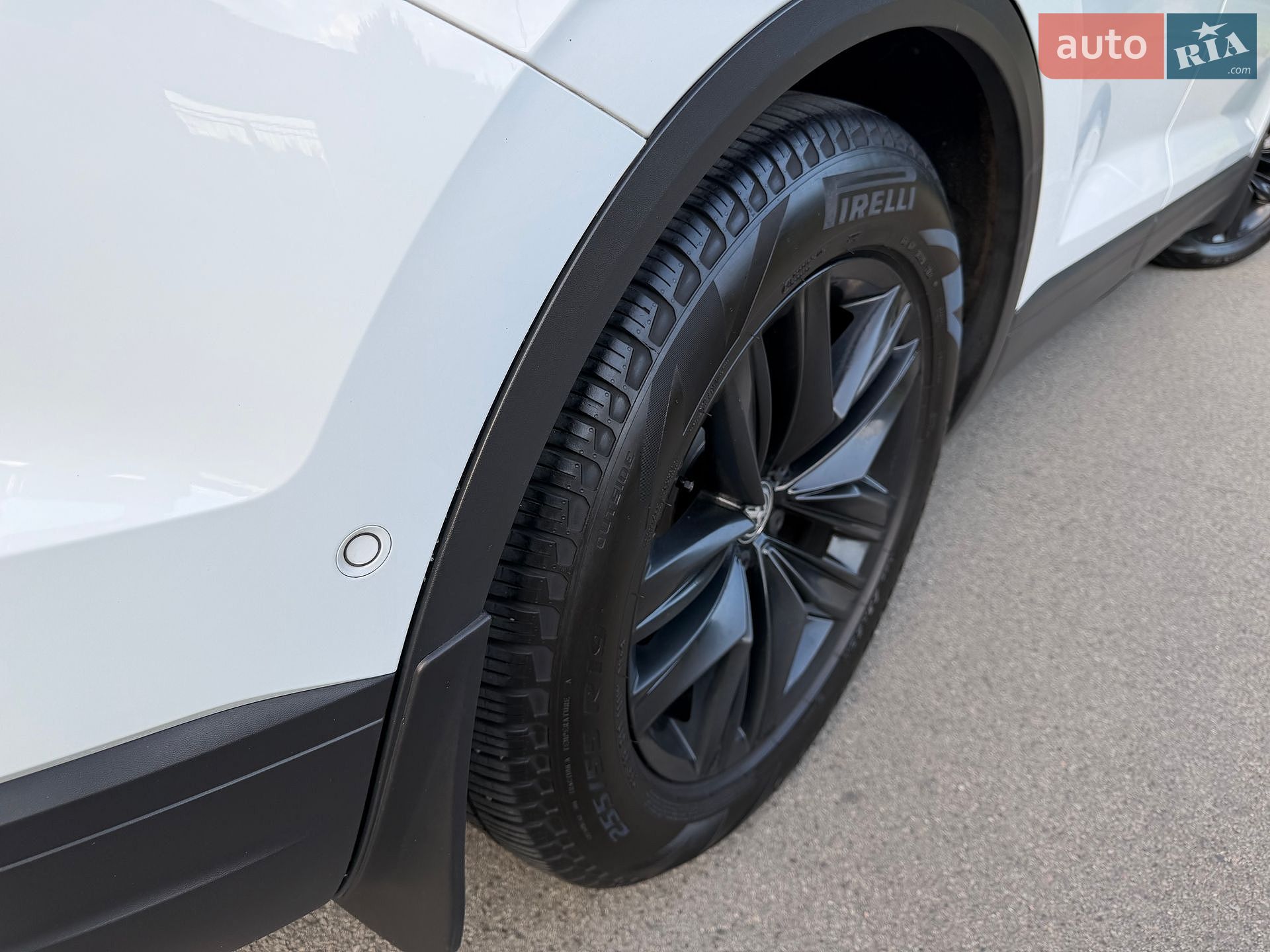 Volkswagen Touareg 2019 VIN WVGZZZCRZLD008985 фото оголошення 7 з 30