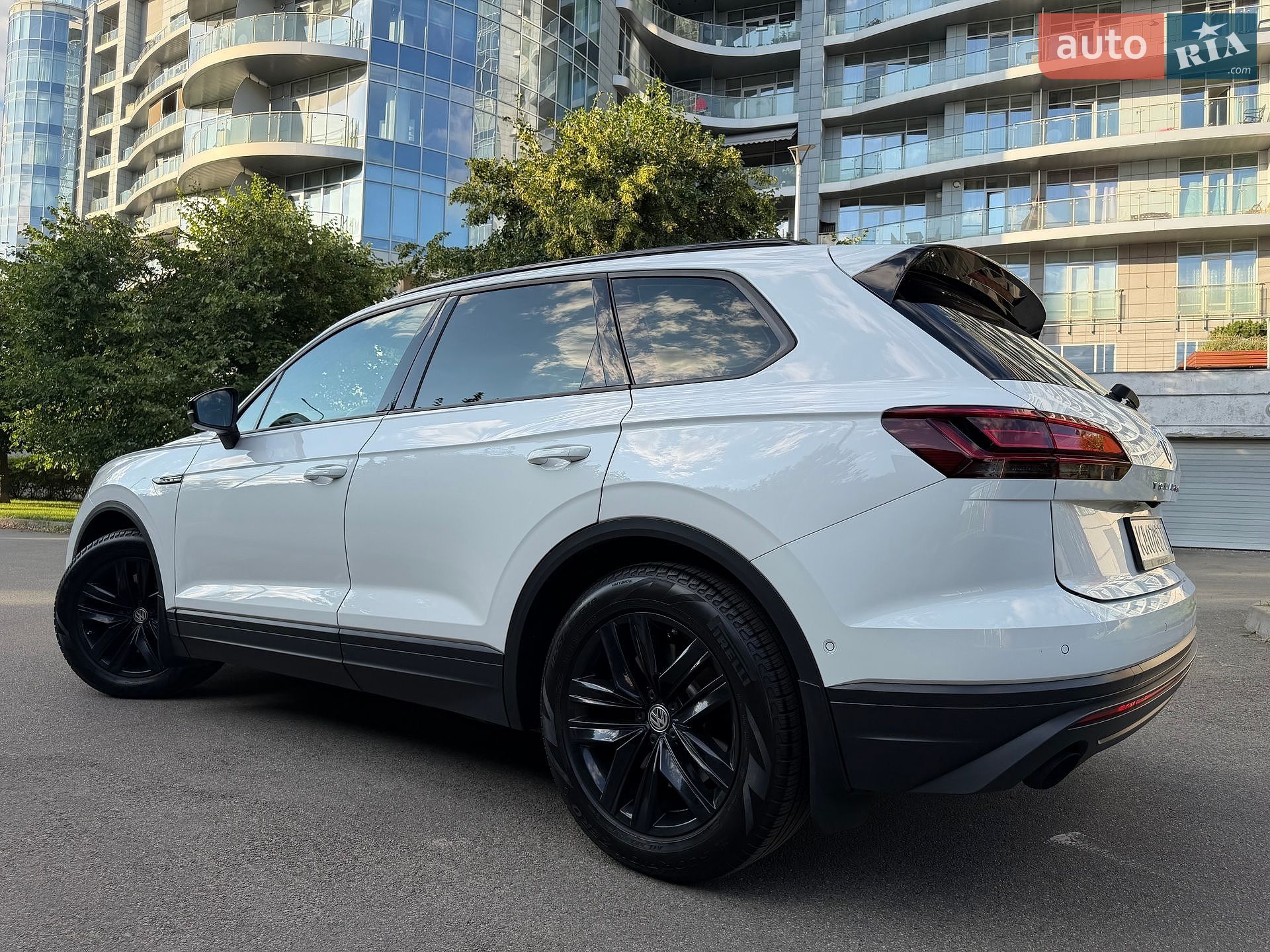 Volkswagen Touareg 2019 VIN WVGZZZCRZLD008985 фото оголошення 9 з 30