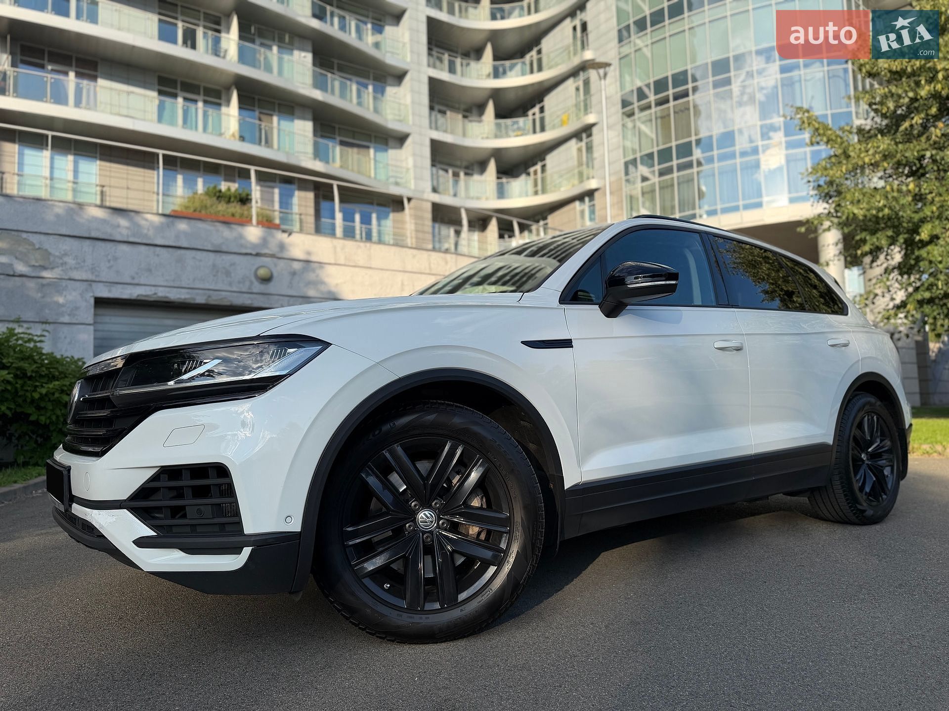 Volkswagen Touareg 2019 VIN WVGZZZCRZLD008985 фото оголошення 10 з 30