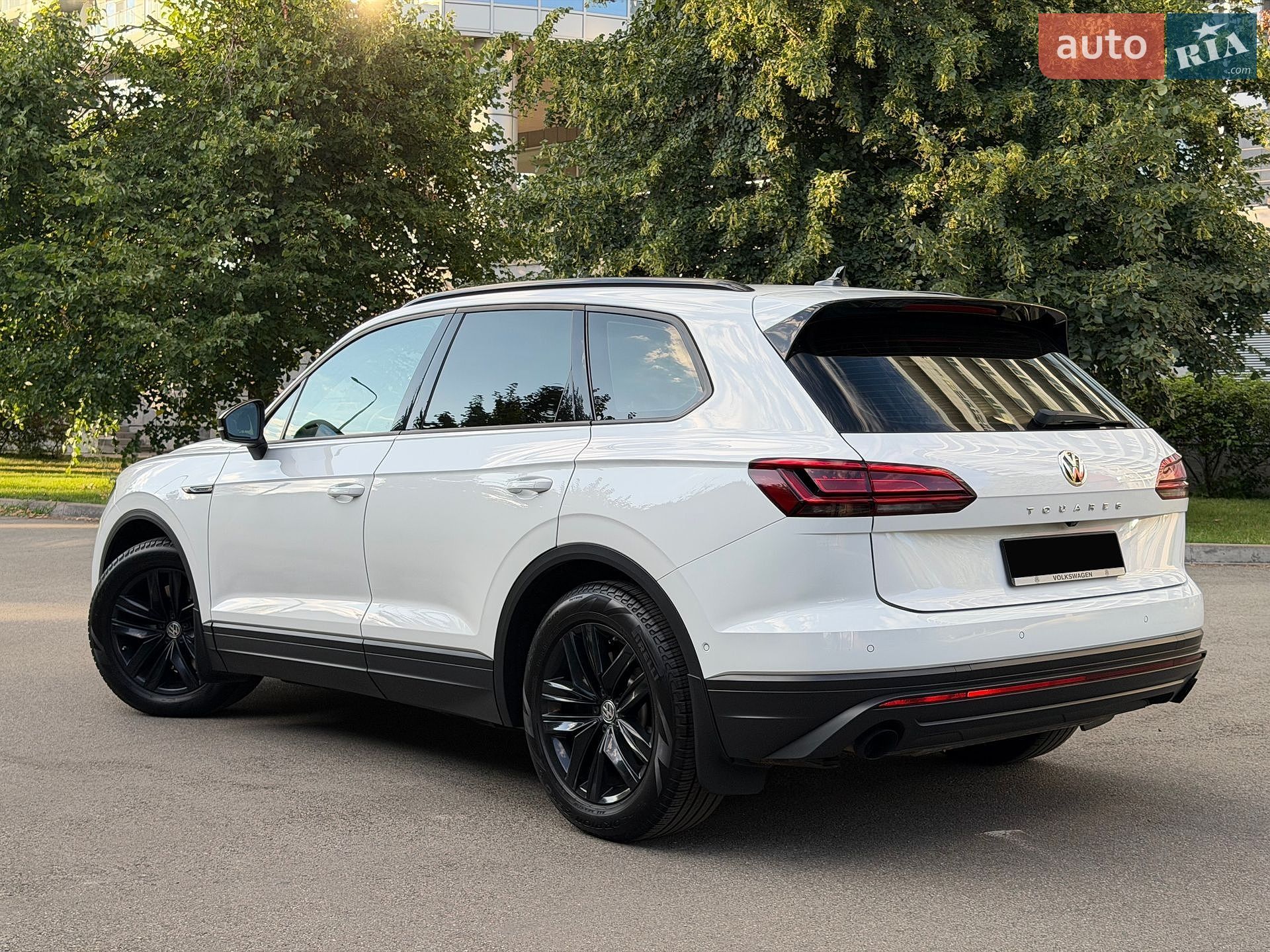 Volkswagen Touareg 2019 VIN WVGZZZCRZLD008985 фото оголошення 11 з 30
