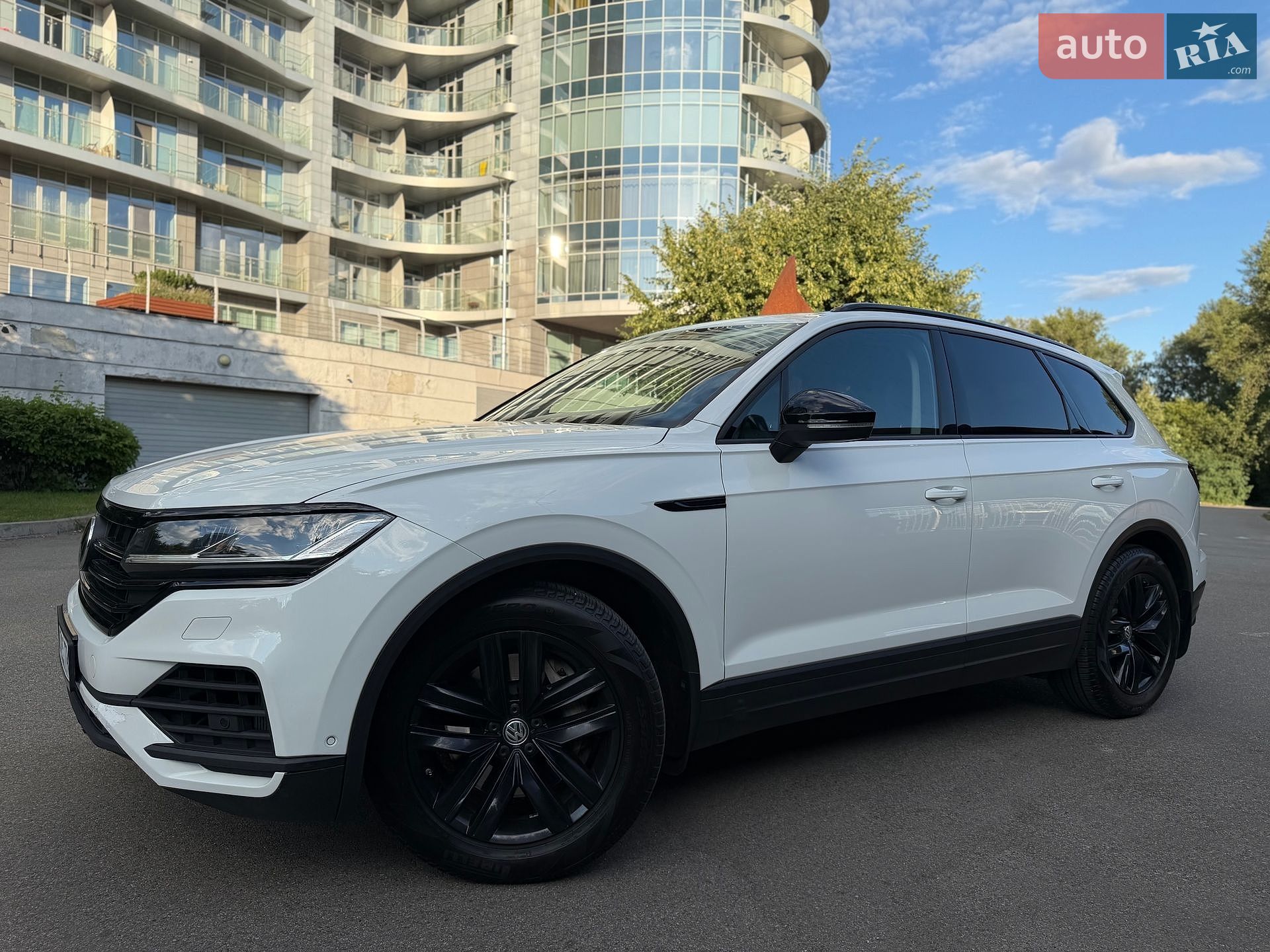 Volkswagen Touareg 2019 VIN WVGZZZCRZLD008985 фото оголошення 12 з 30