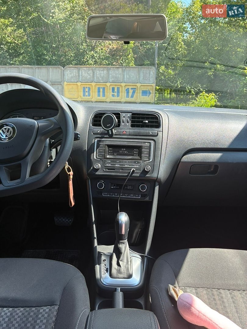 Volkswagen Polo 2018 VIN XW8ZZZ61ZJG055275 фото оголошення 13 з 22
