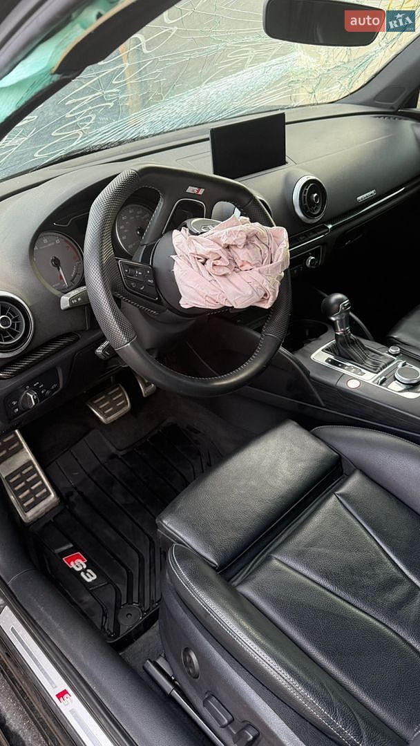 Audi S3 2019 VIN WAUB1GFF4LA004588 фото оголошення 14 з 19