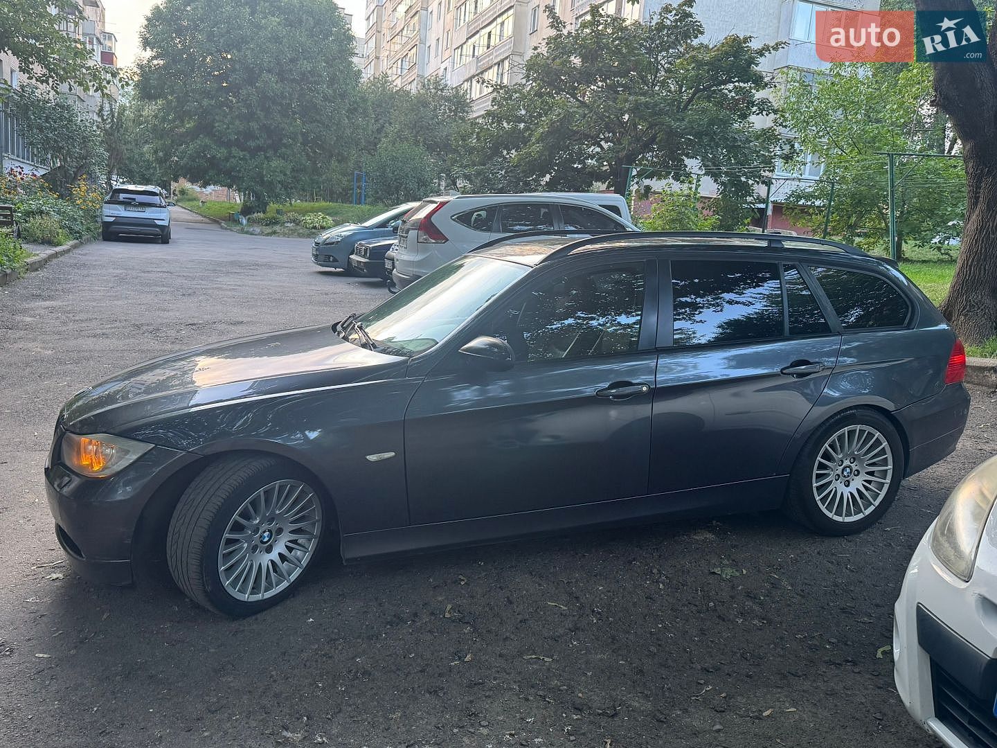 BMW 3 Series 2005 VIN WBAVR71040KS94006 фото оголошення 3 з 16
