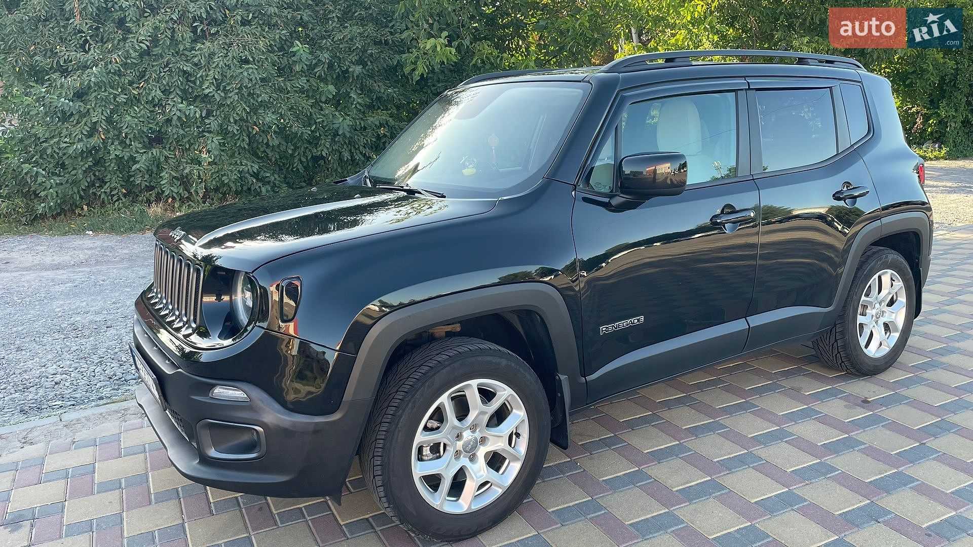 Jeep Renegade 2015 VIN ZACCJBBT3FPC21835 фото оголошення 4 з 45