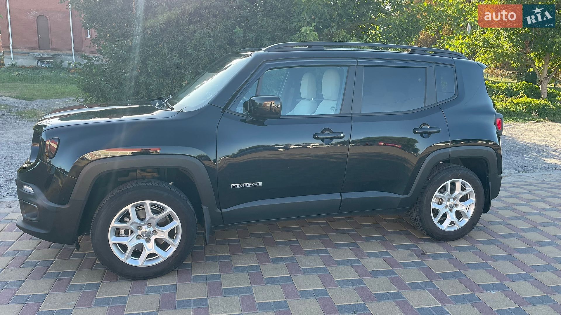 Jeep Renegade 2015 VIN ZACCJBBT3FPC21835 фото оголошення 5 з 45