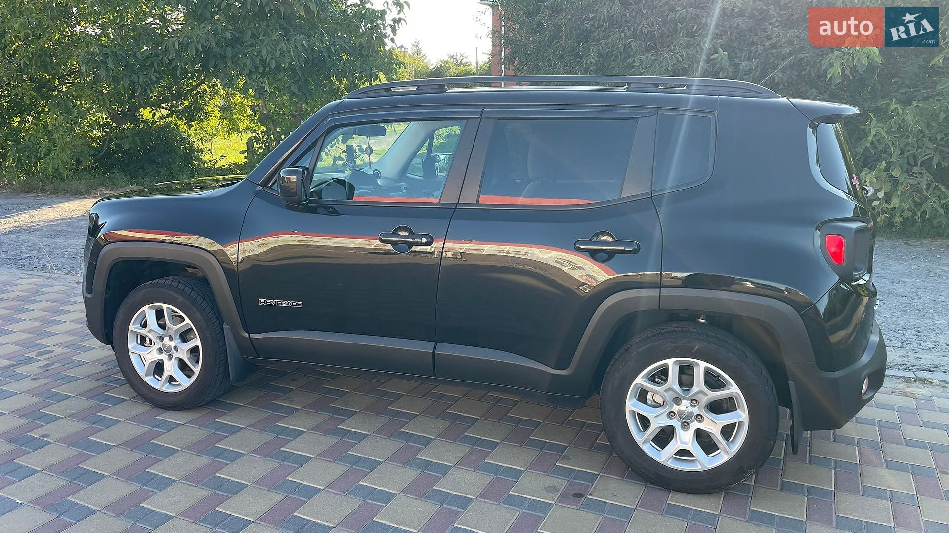Jeep Renegade 2015 VIN ZACCJBBT3FPC21835 фото оголошення 6 з 45