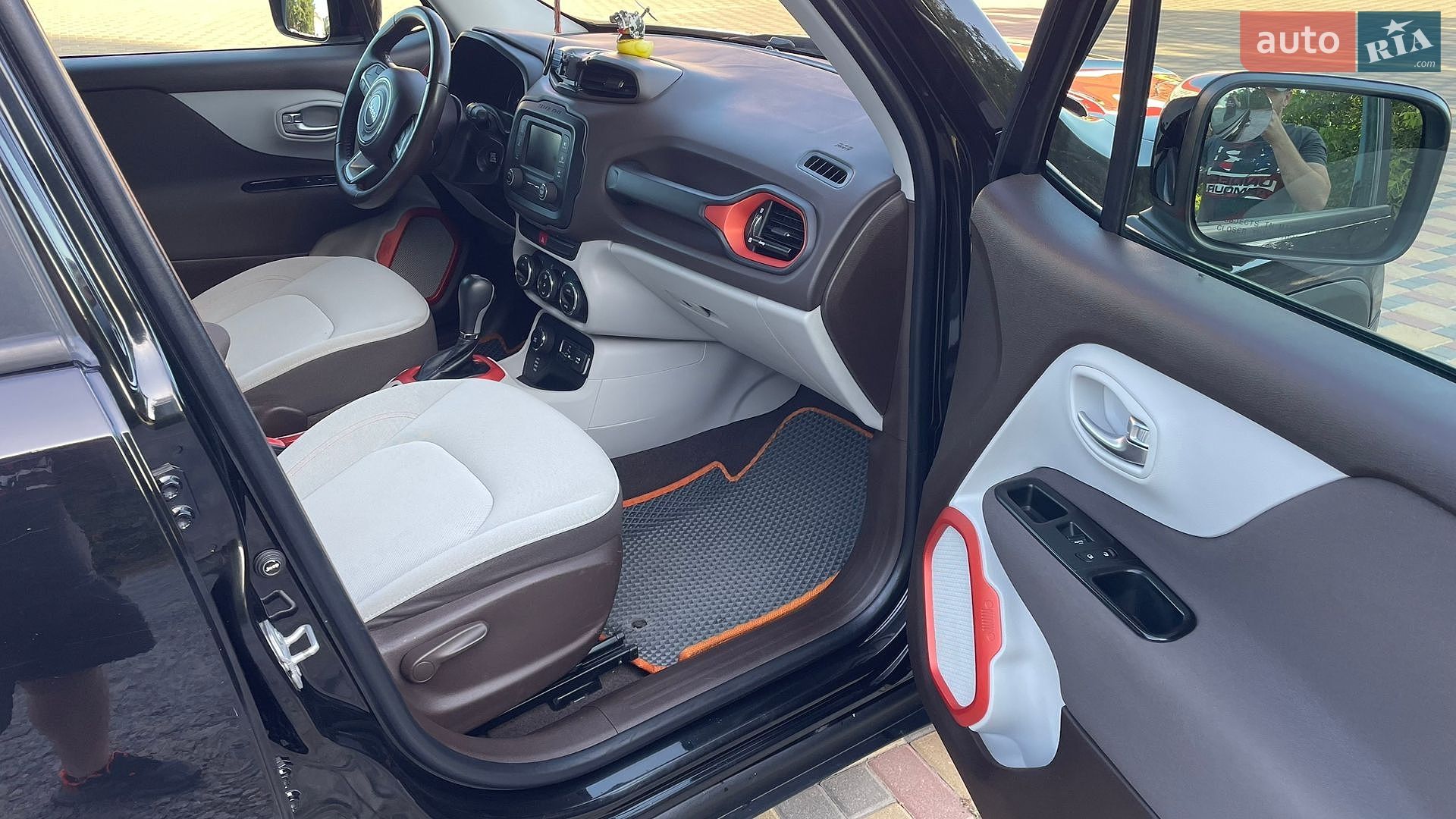 Jeep Renegade 2015 VIN ZACCJBBT3FPC21835 фото оголошення 18 з 45