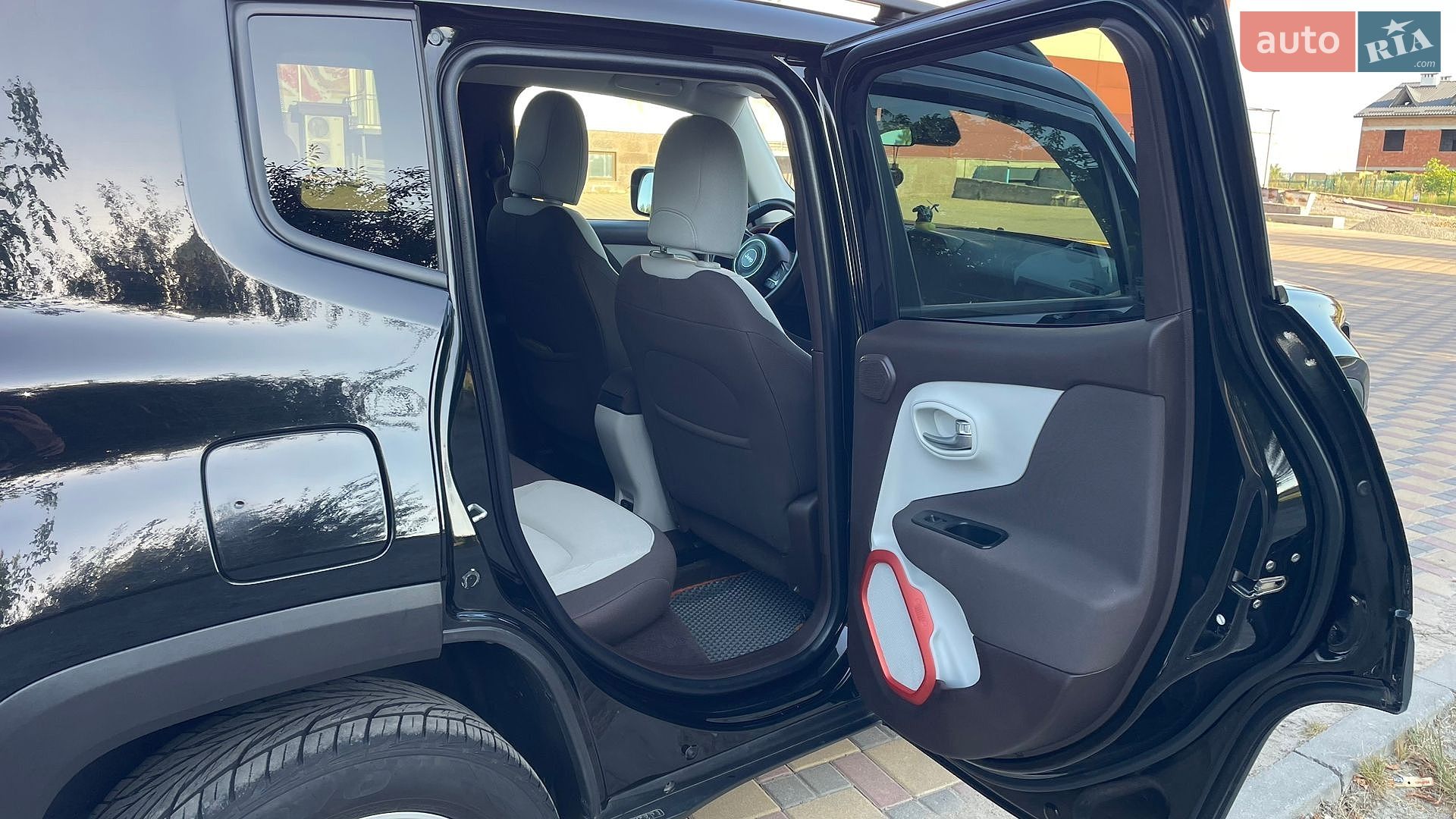 Jeep Renegade 2015 VIN ZACCJBBT3FPC21835 фото оголошення 19 з 45