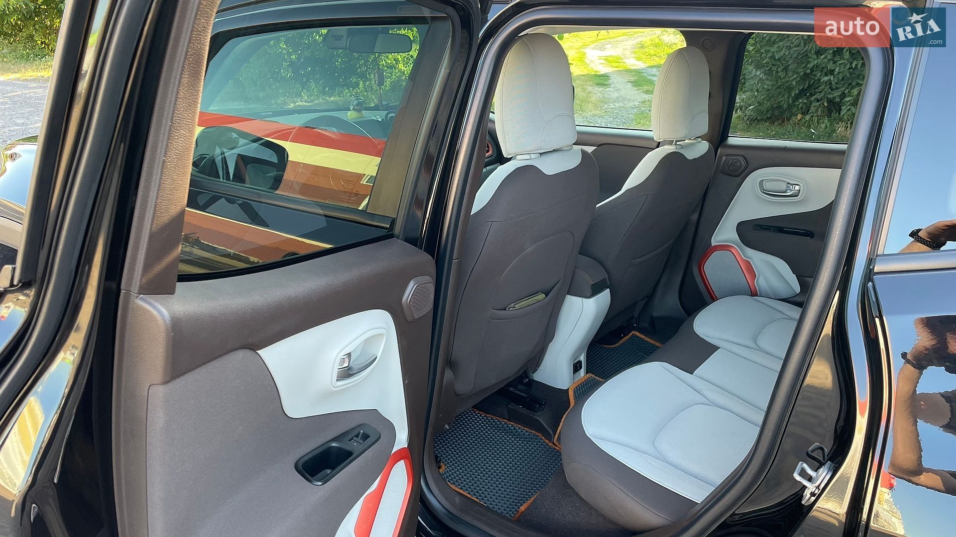 Jeep Renegade 2015 VIN ZACCJBBT3FPC21835 фото оголошення 22 з 45