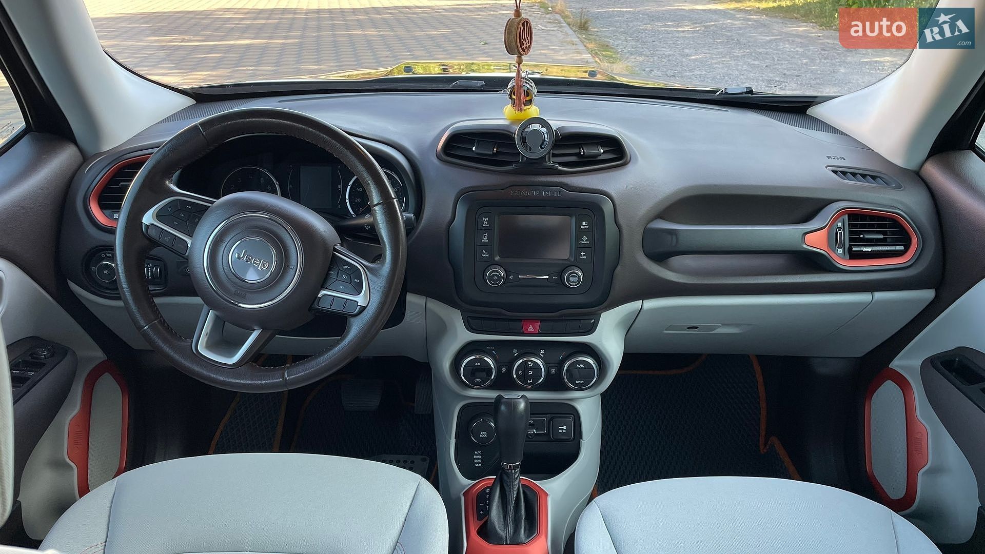 Jeep Renegade 2015 VIN ZACCJBBT3FPC21835 фото оголошення 23 з 45