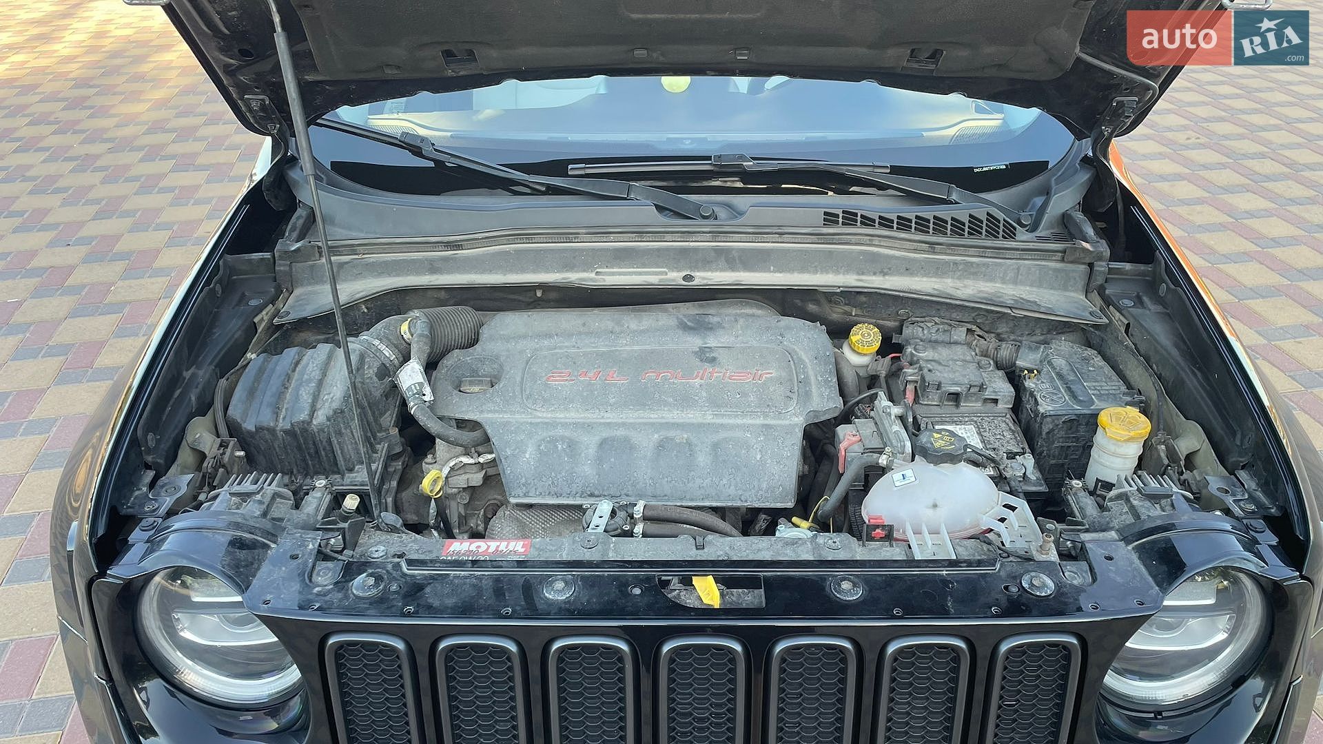 Jeep Renegade 2015 VIN ZACCJBBT3FPC21835 фото оголошення 35 з 45
