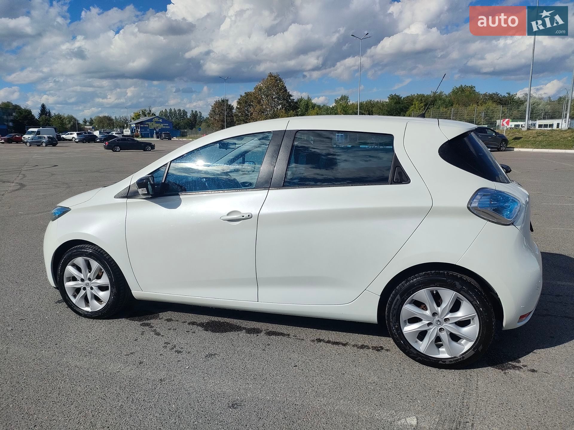 Renault Zoe 2015 VIN VF1AGVYB053453365 фото оголошення 11 з 36