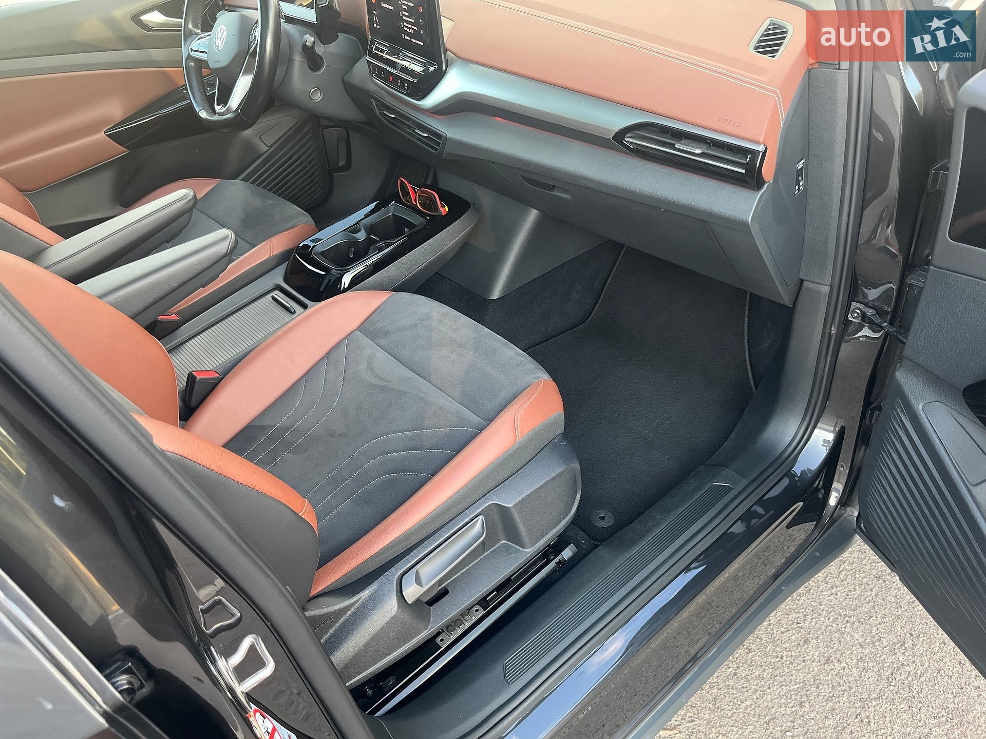 Volkswagen ID.4 2021 VIN WVGZZZE2ZNP006379 фото оголошення 12 з 35