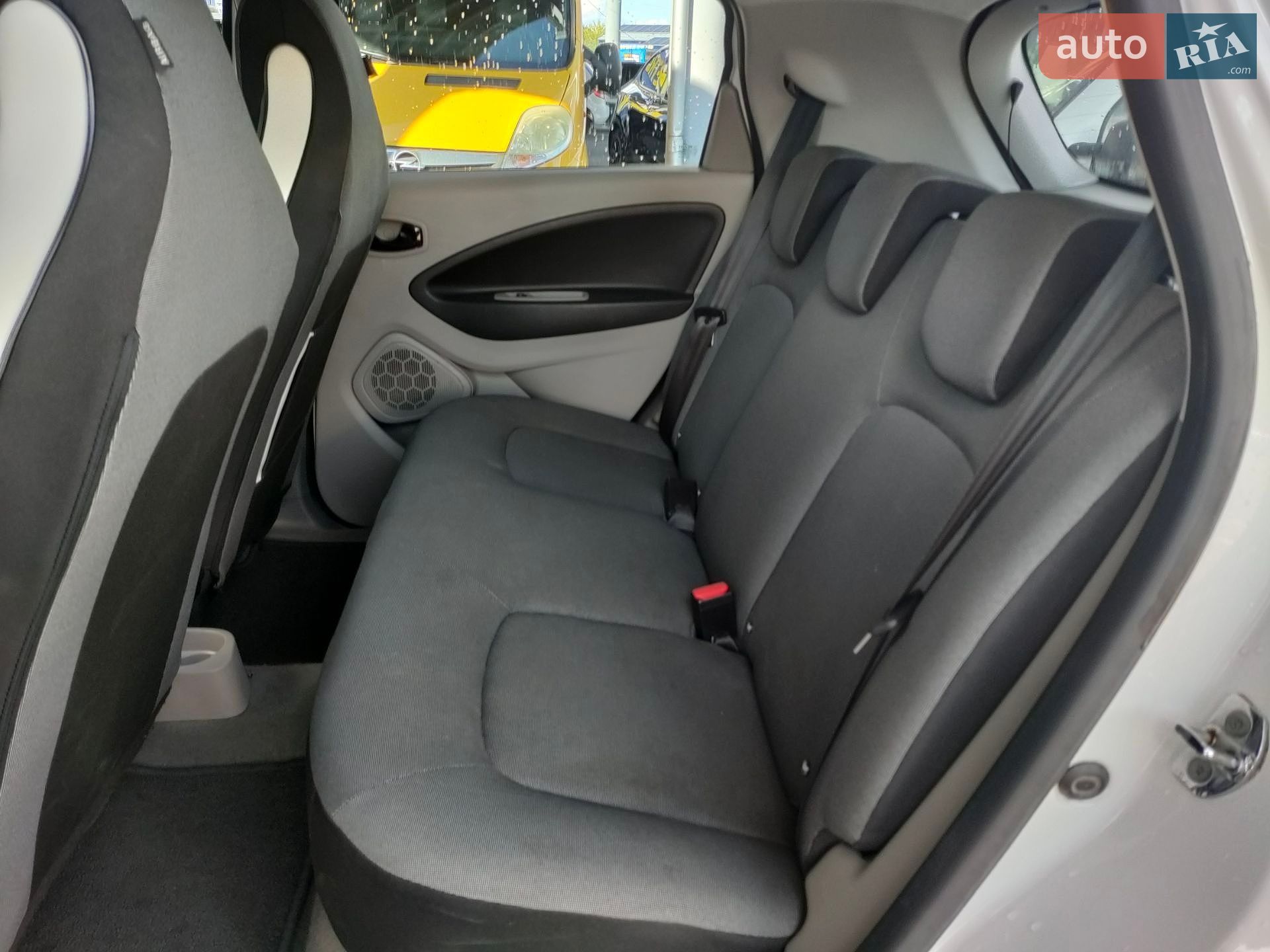 Renault Zoe 2015 VIN VF1AGVYB053453365 фото оголошення 19 з 36