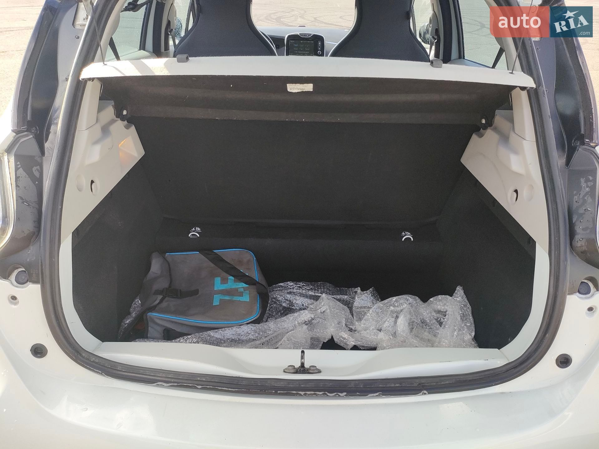 Renault Zoe 2015 VIN VF1AGVYB053453365 фото оголошення 30 з 36