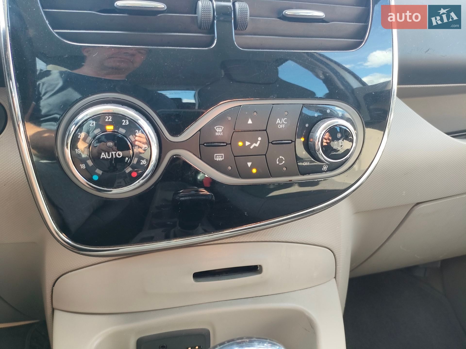 Renault Zoe 2015 VIN VF1AGVYB053453365 фото оголошення 23 з 36