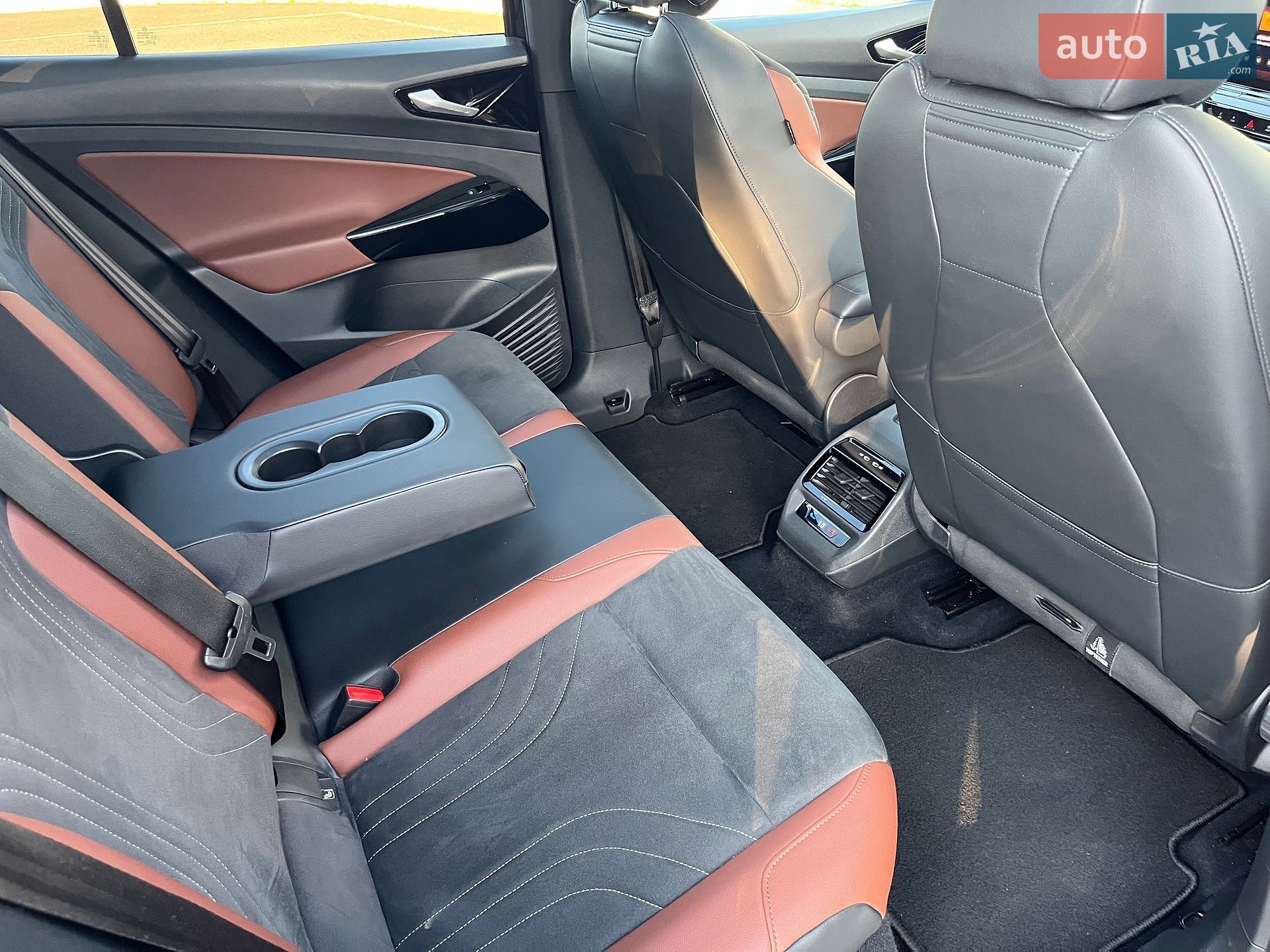 Volkswagen ID.4 2021 VIN WVGZZZE2ZNP006379 фото оголошення 32 з 35