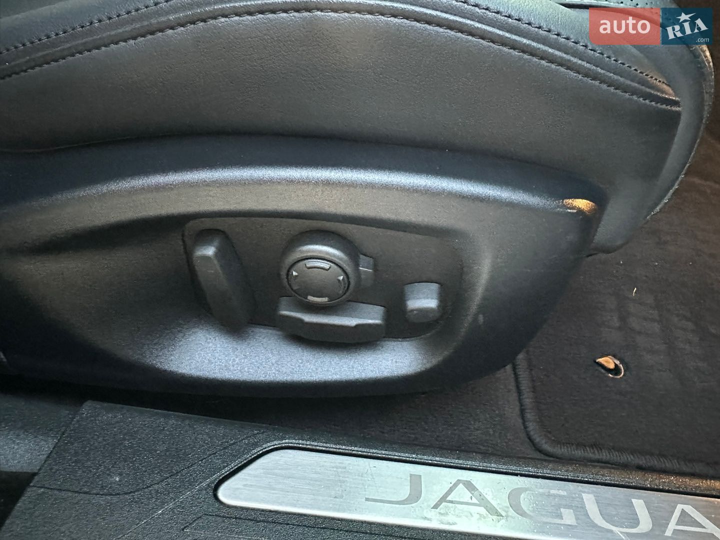 Jaguar XE 2016 VIN SAJAB4BN1HA955041 фото оголошення 34 з 43